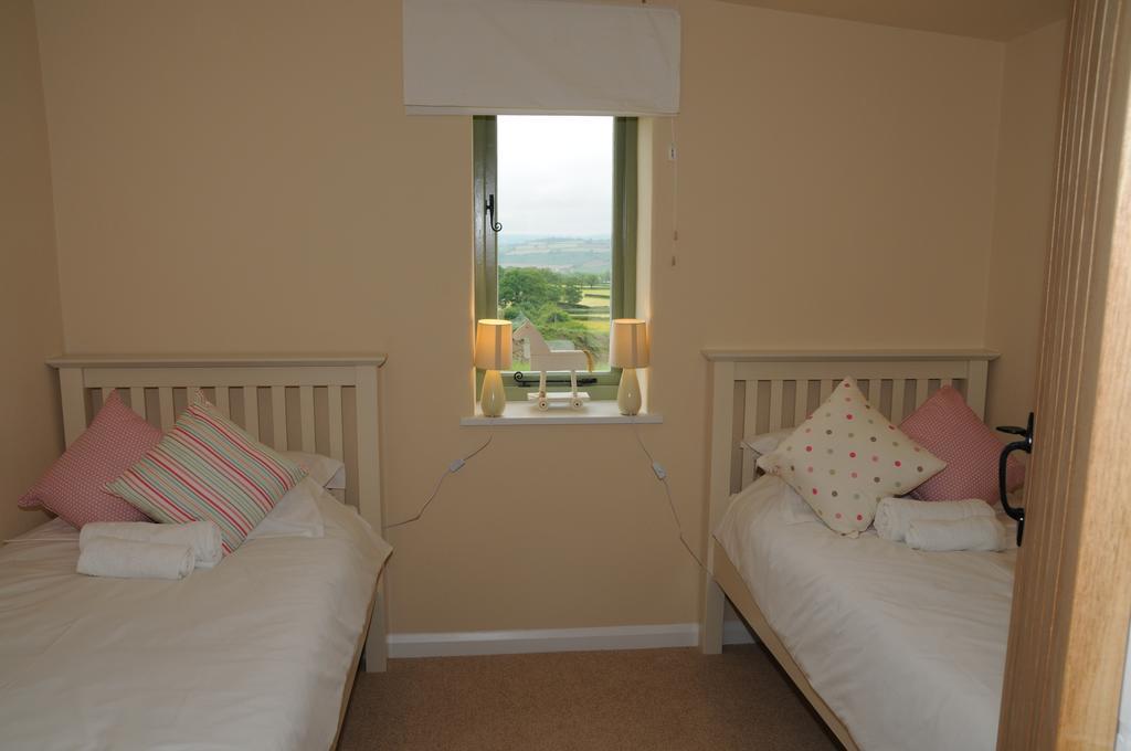 Wyke Farm Hotel Axminster Buitenkant foto