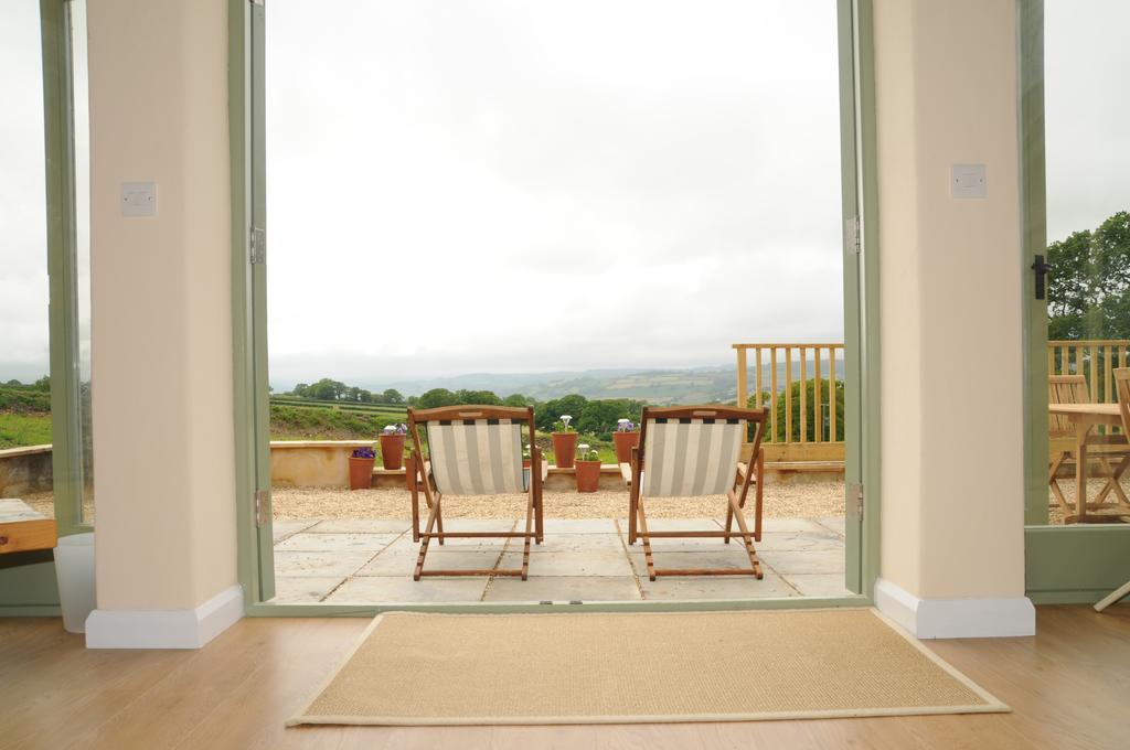 Wyke Farm Hotel Axminster Buitenkant foto